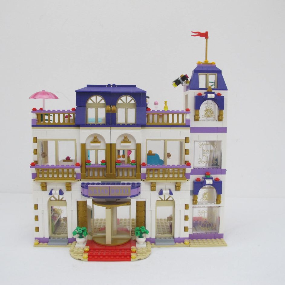 Heartlake Grand Hotel. Complete with instructions, no box
