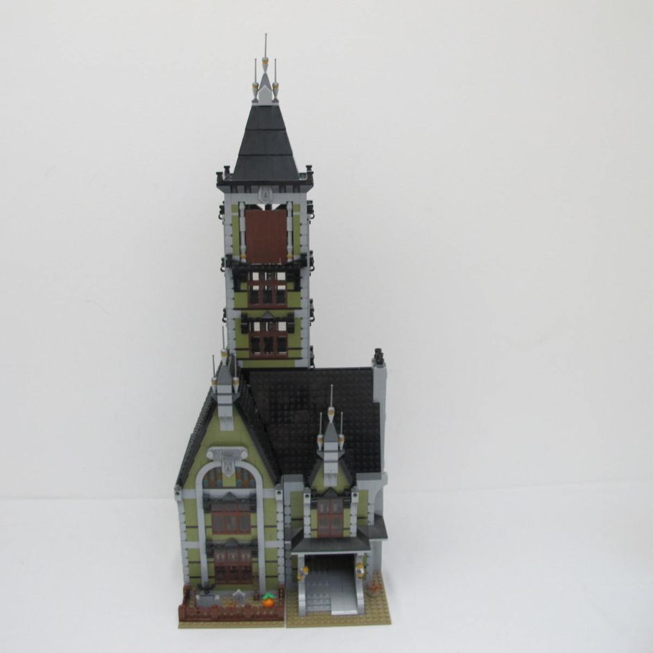 Haunted House. Complete with instructions, no box