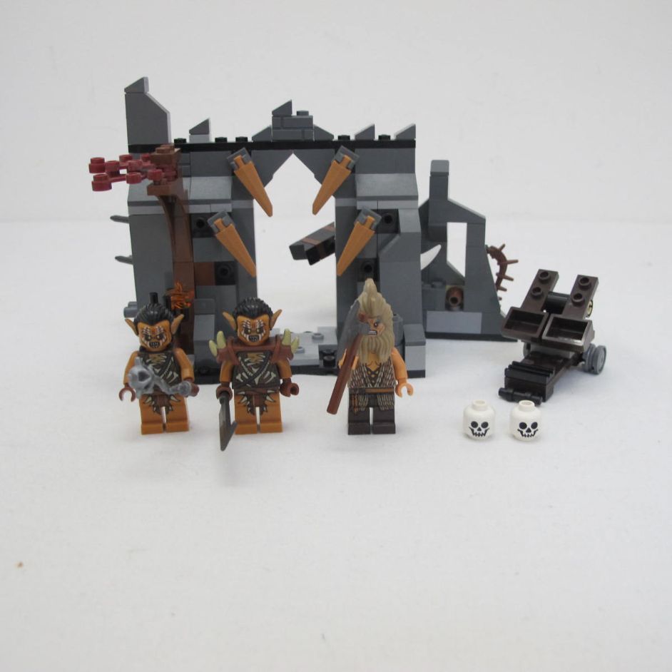 Dol Guldur Ambush. Complete with instructions, no box