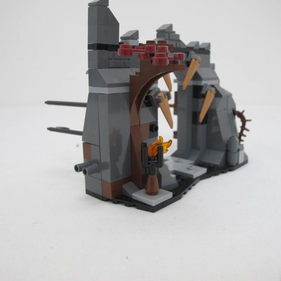 Dol Guldur Ambush. Complete with instructions, no box