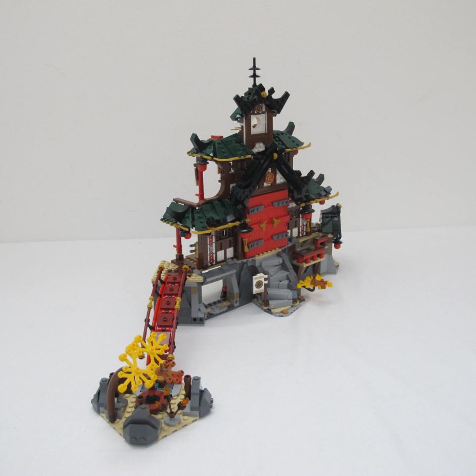 Ninja Dojo Temple. Complete with instructions, no box