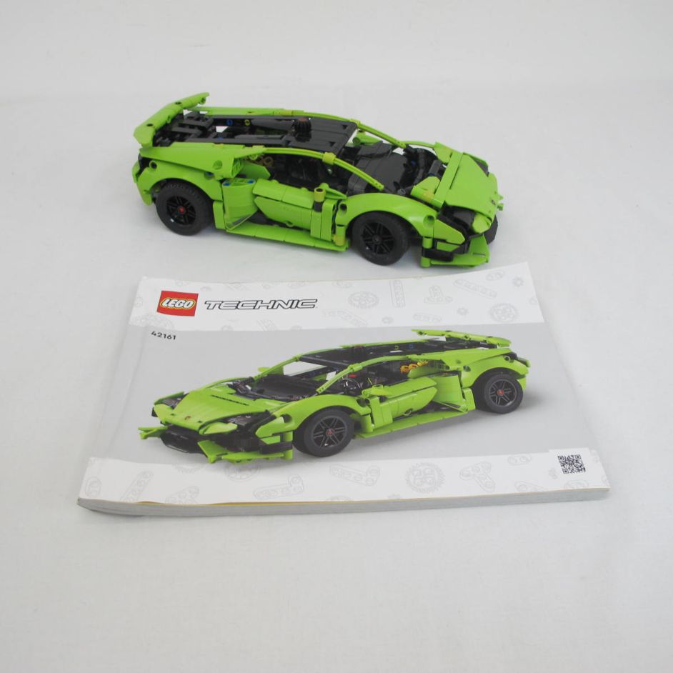 Lamborghini Huracán Tecnica. Complete with instructions, no box