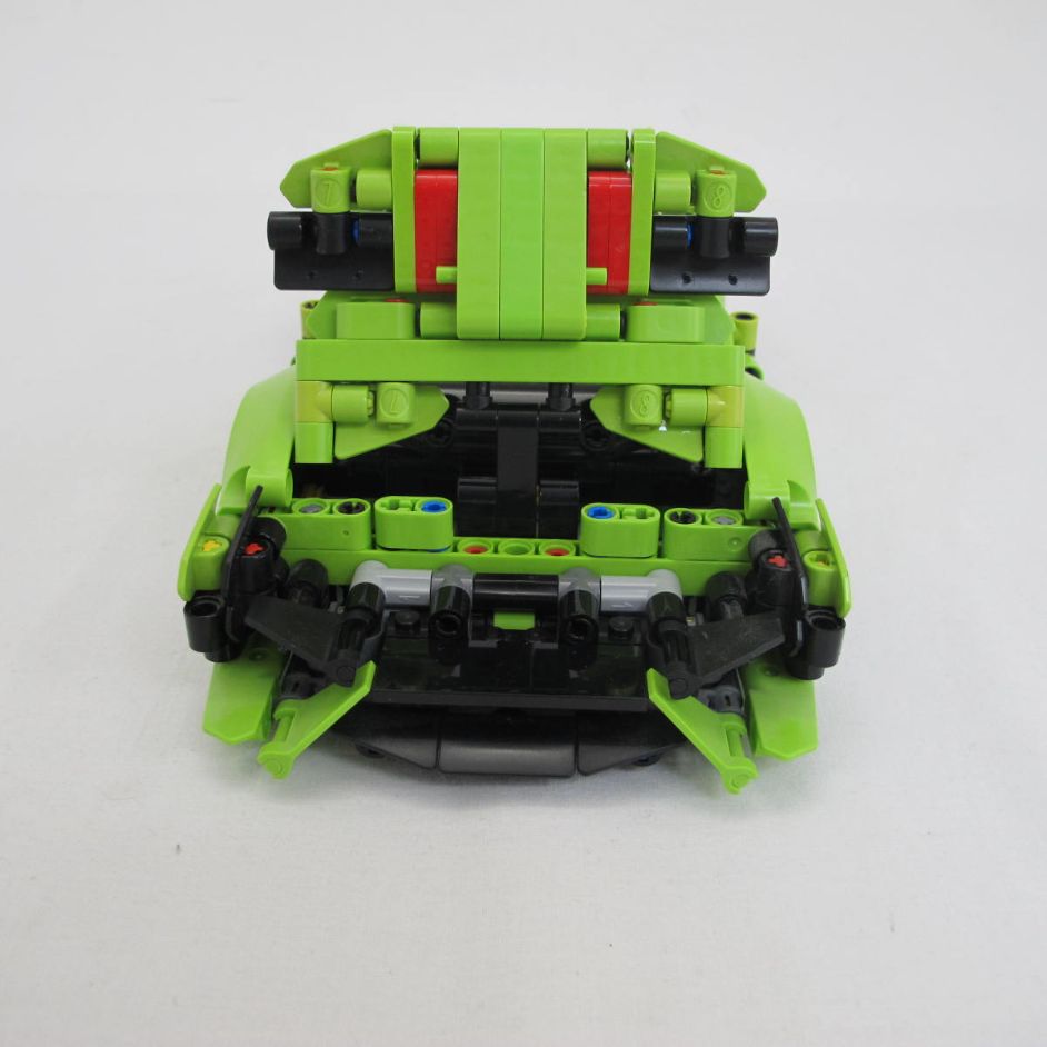 Lamborghini Huracán Tecnica. Complete with instructions, no box