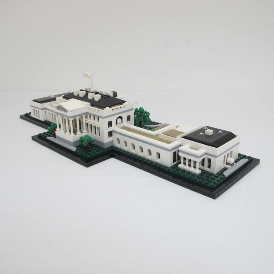 The White House. Complete with instructions, no box