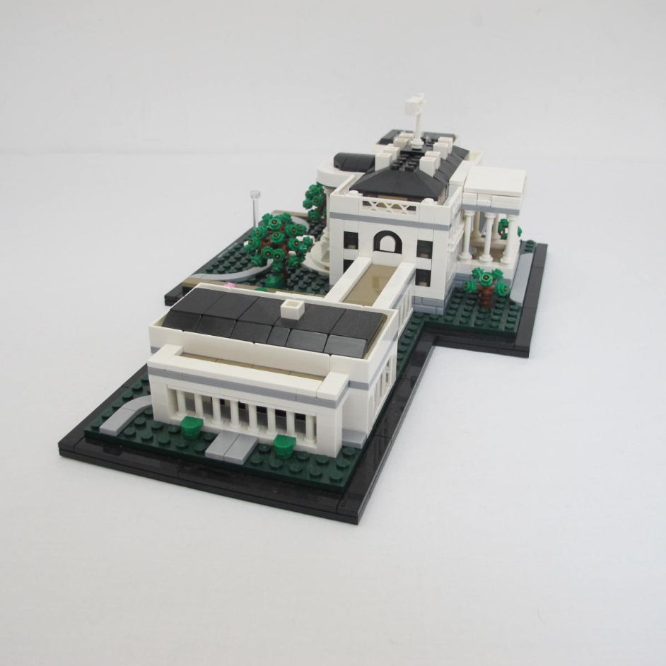 The White House. Complete with instructions, no box