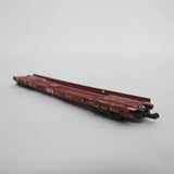 Saadkms DB low-floor wagon with England trailer