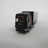 Saadkms DB low-floor wagon with England trailer