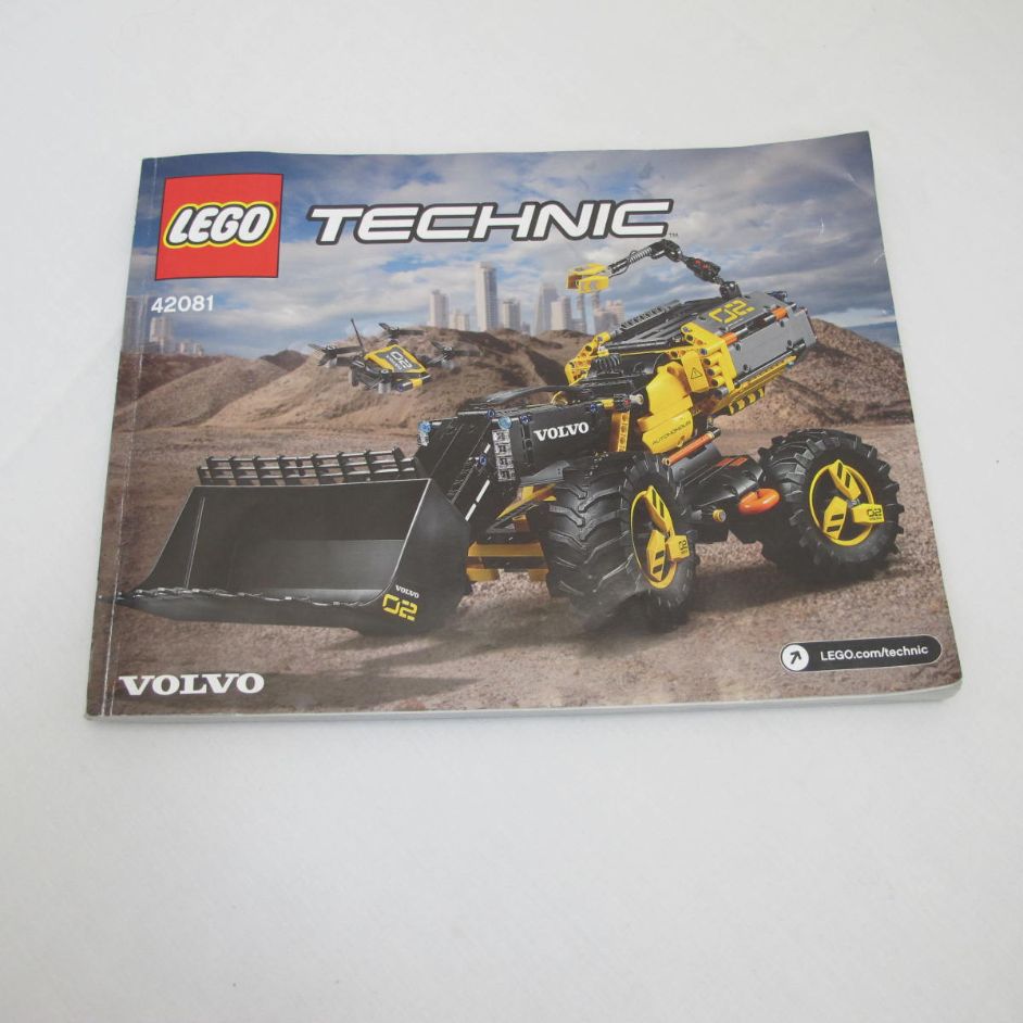 Volvo Concept Wheel Loader ZEUX. Complete with instructions, no box