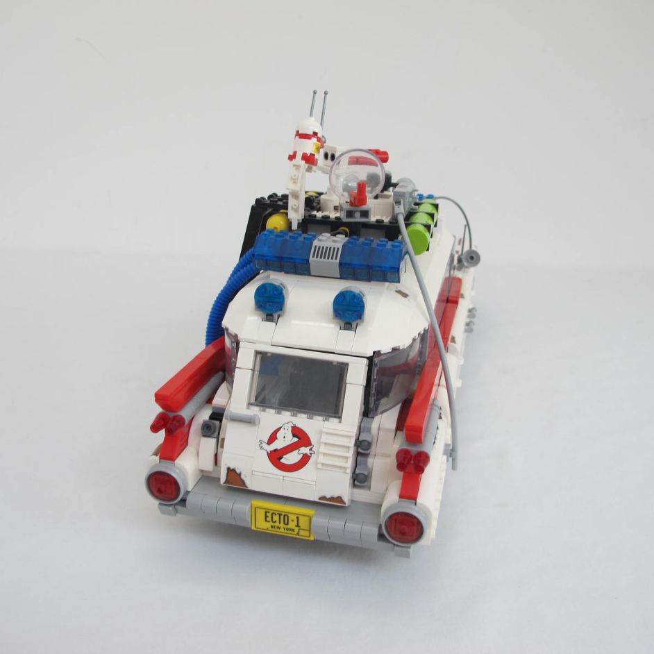 Ghostbusters ECTO-1. Complete without instructions, no box