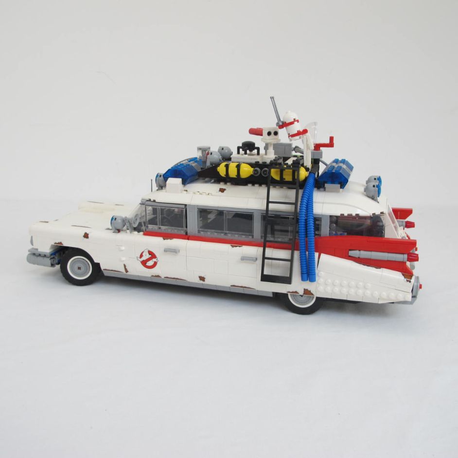 Ghostbusters ECTO-1. Complete without instructions, no box