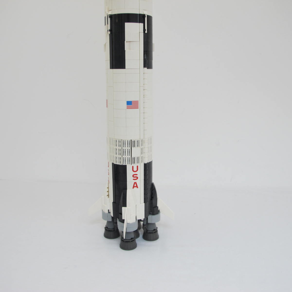 NASA Apollo Saturn V {Reissue}. Complete with instructions, no box