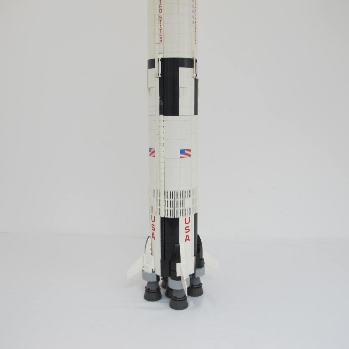 NASA Apollo Saturn V {Reissue}. Complete with instructions, no box
