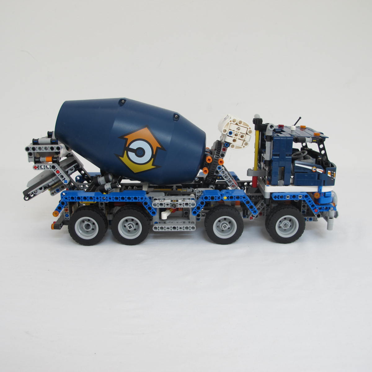 Concrete Mixer Truck. Complete with instructions, no box