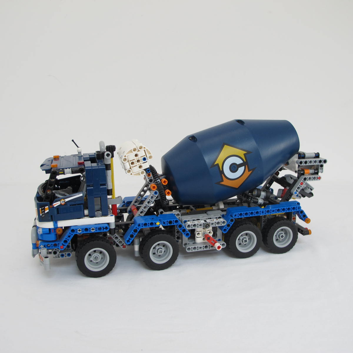 Concrete Mixer Truck. Complete with instructions, no box