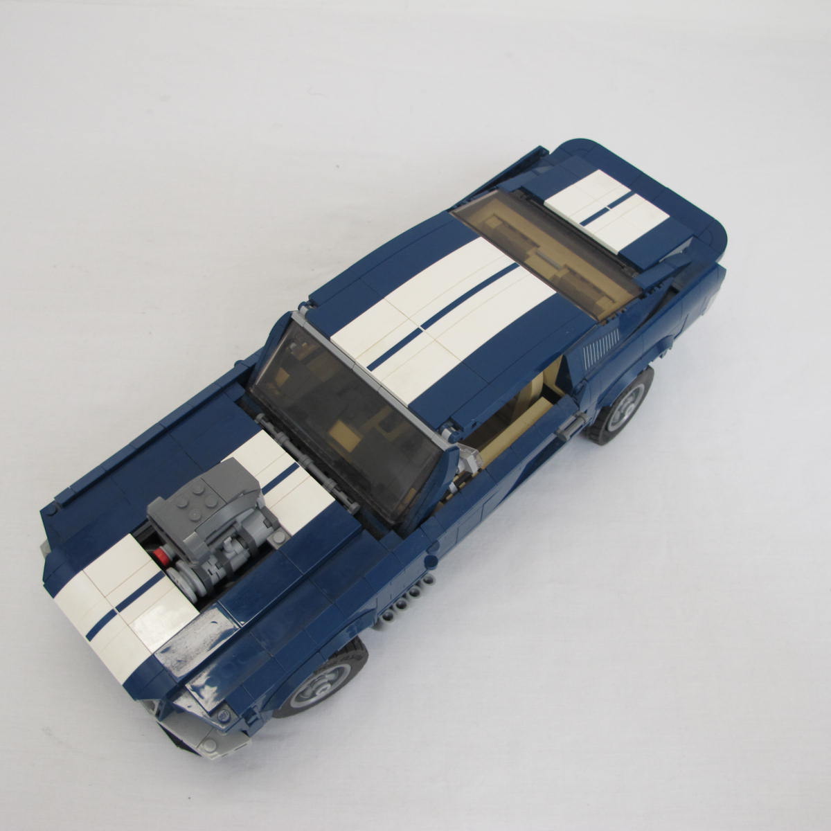 Ford Mustang. Complete with instructions, no box