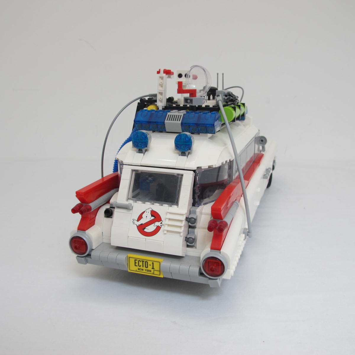 Ghostbusters ECTO-1. Complete with instructions, no box
