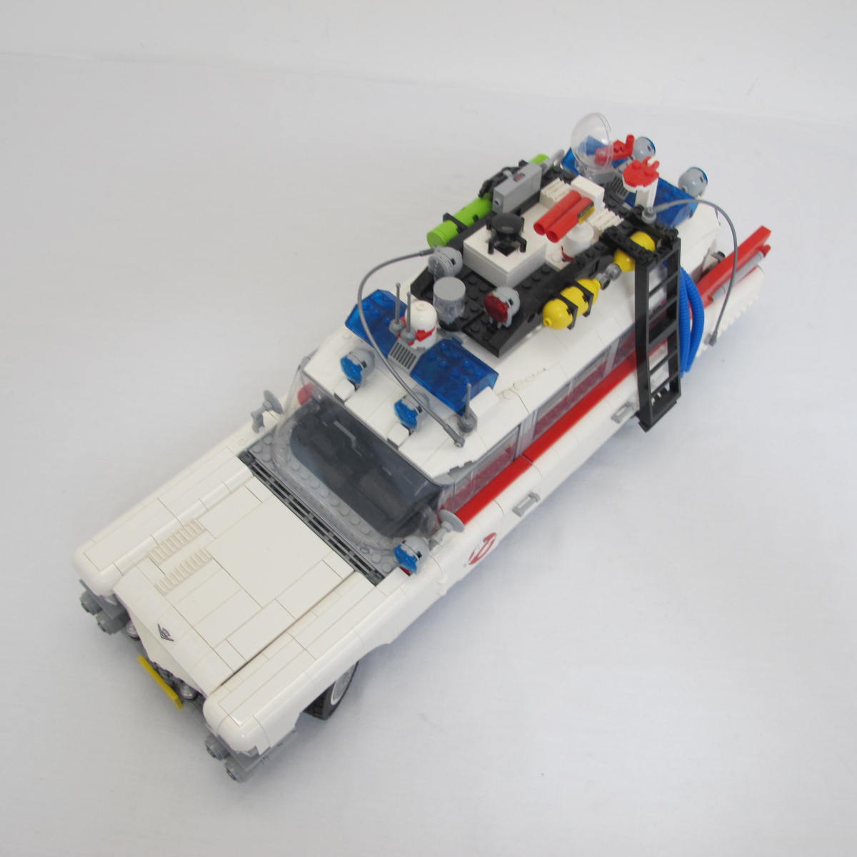 Ghostbusters ECTO-1. Complete with instructions, no box