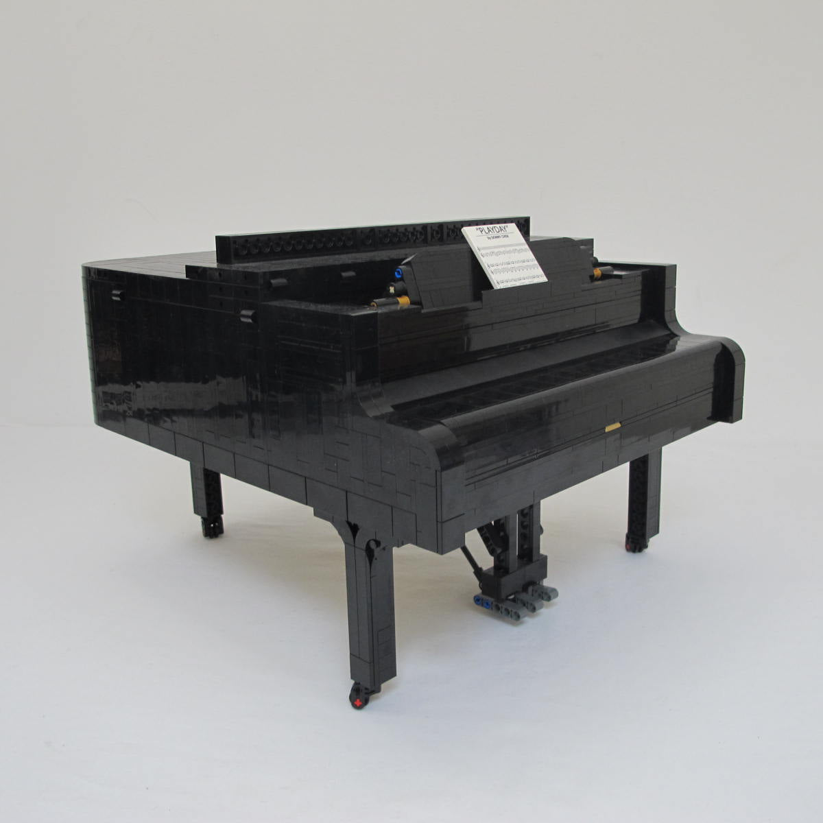 Grand Piano. Complete with instructions and box