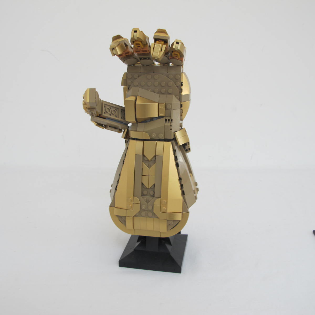 Infinity Gauntlet. Complete with instructions, no box