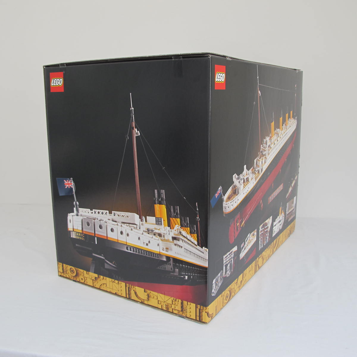 Titanic. Complete with instructions and box