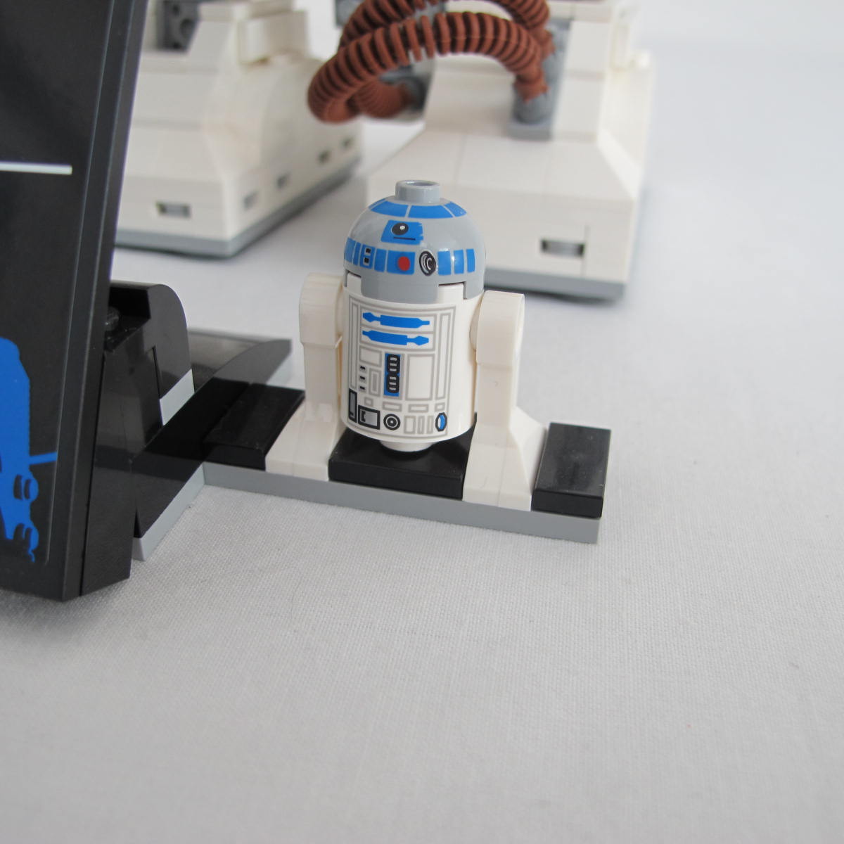 R2-D2 - UCS. Complete with instructions and box