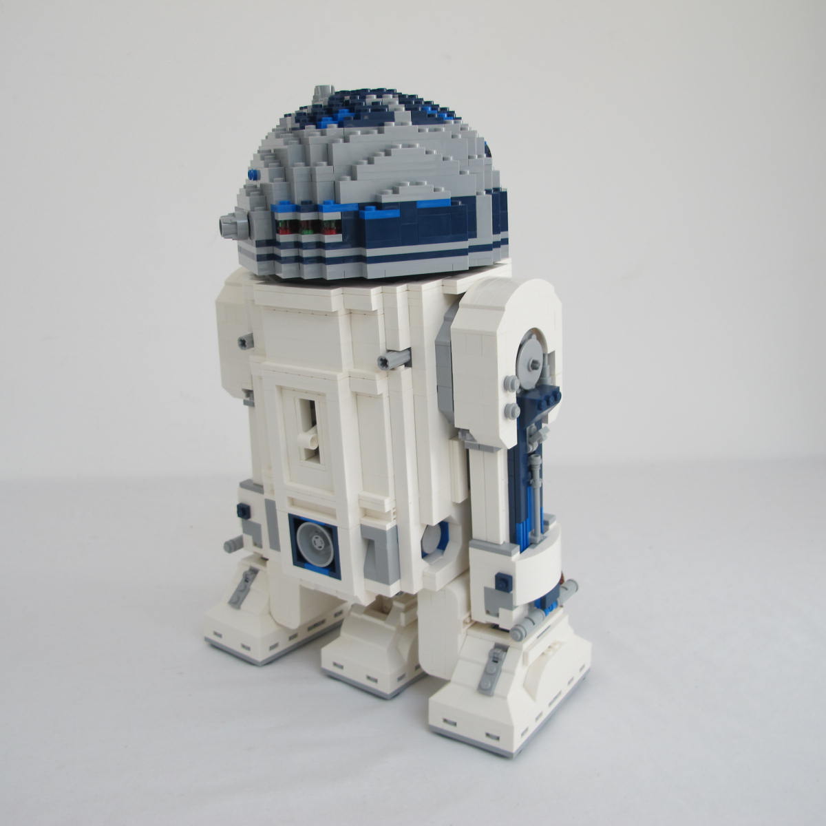 R2-D2 - UCS. Complete with instructions and box