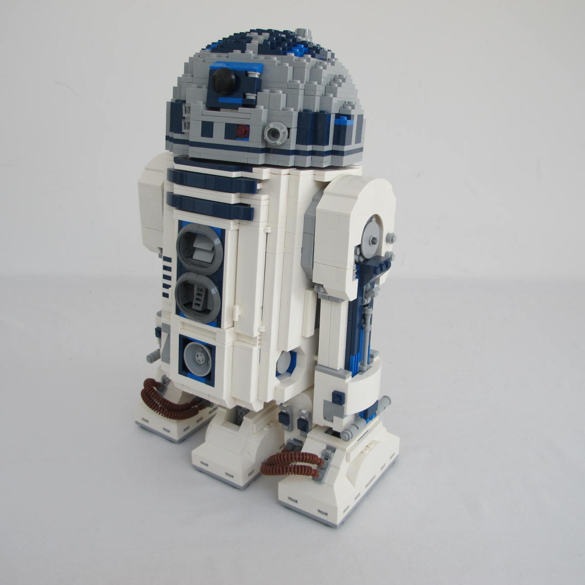 R2-D2 - UCS. Complete with instructions and box