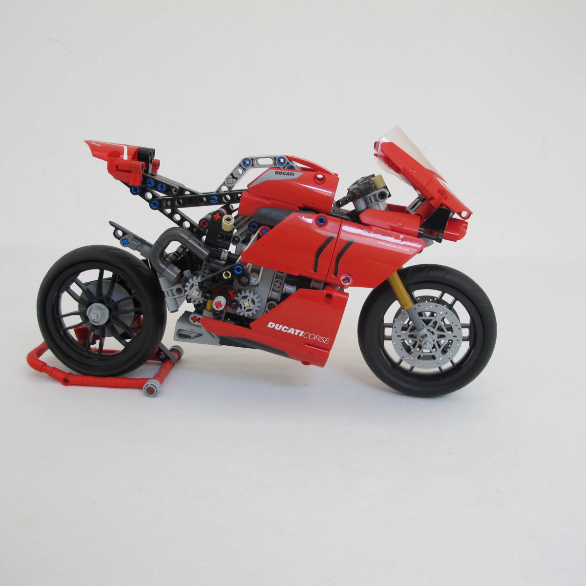 Ducati Panigale V4 R. Complete without instructions and box