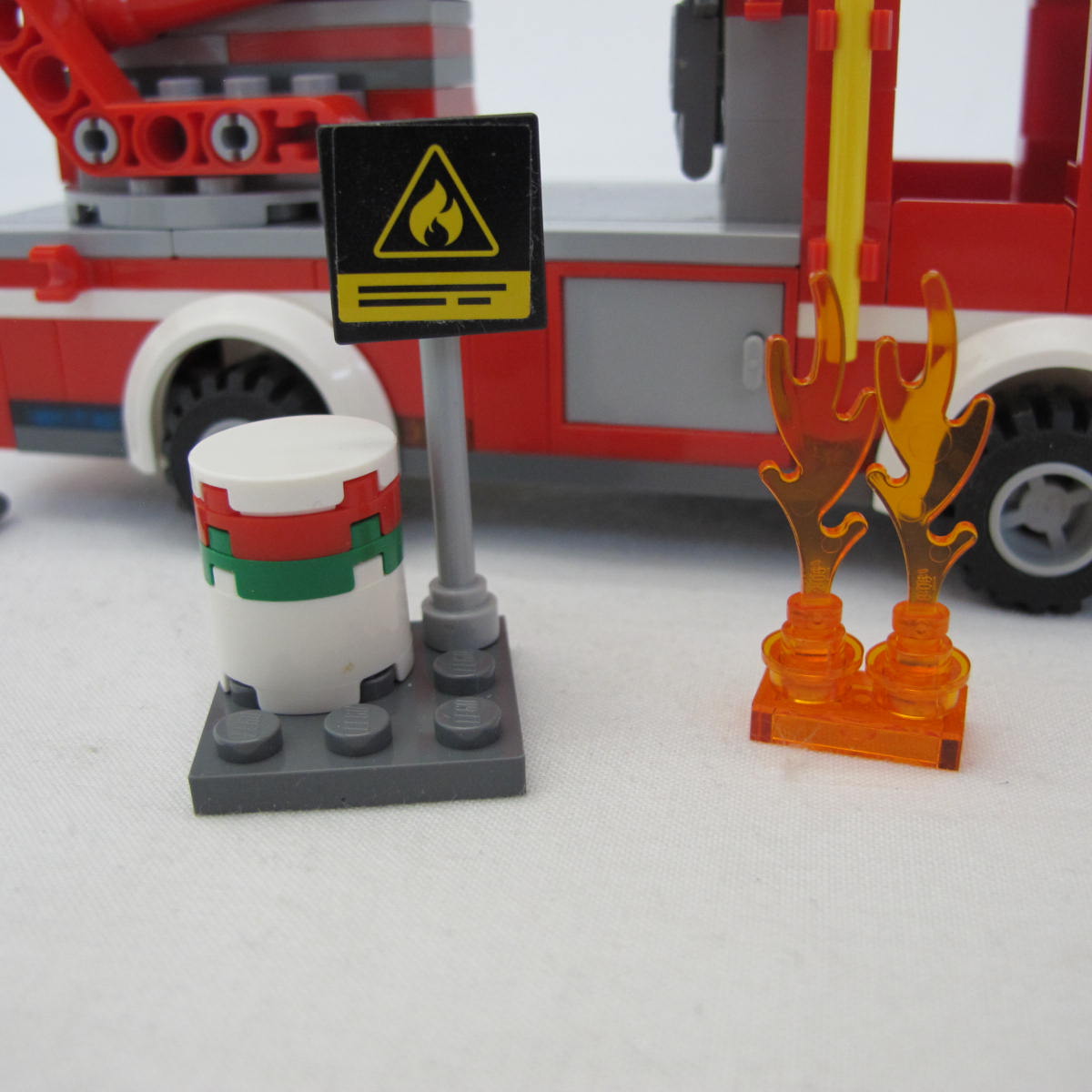 Fire Ladder Truck. Complete with instructions, no box
