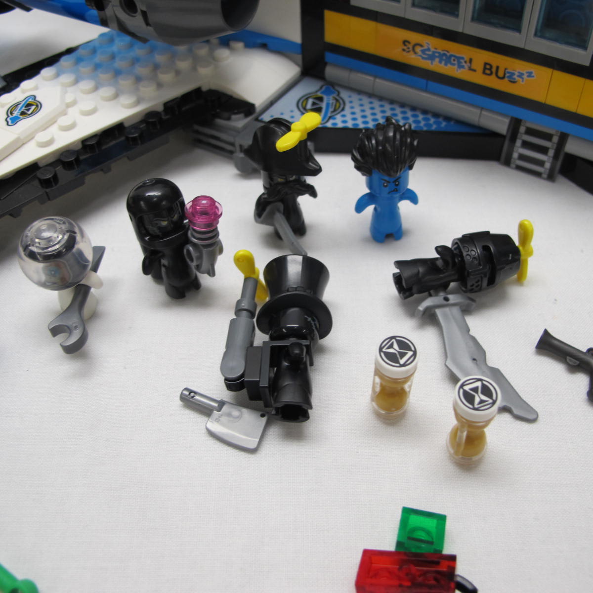 Mr. Oz's Spacebus. Incomplete with instructions, no box