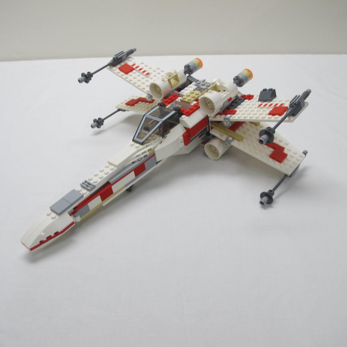 X-wing Fighter. Complete with instructions, no box