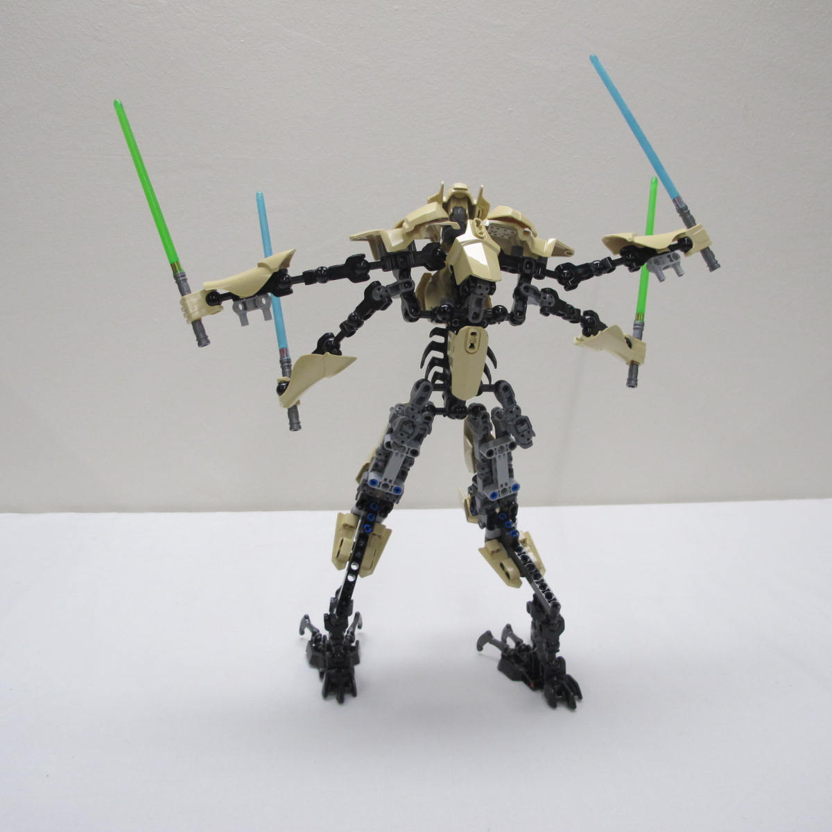 General Grievous. Complete with instructions, no box