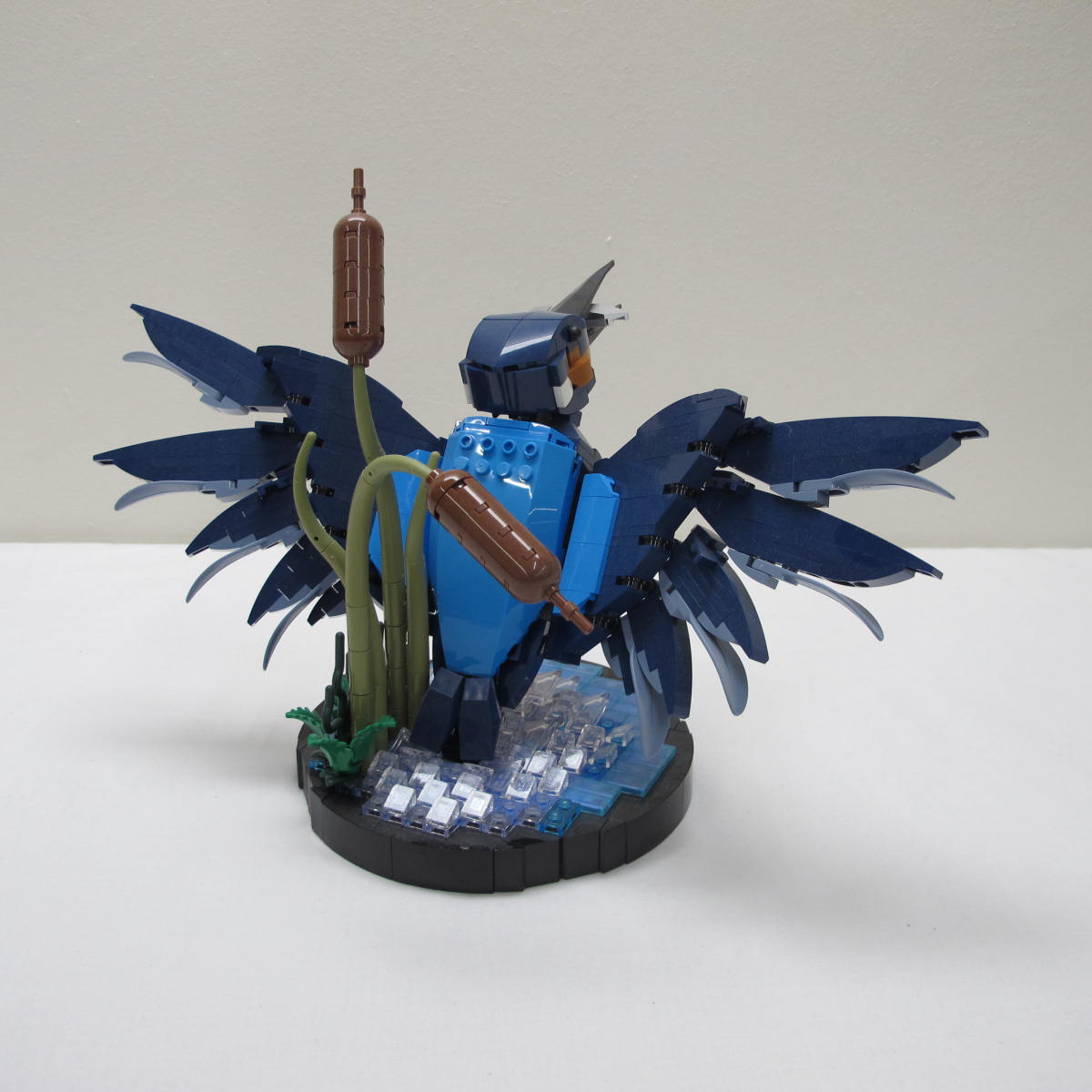 Kingfisher Bird. Complete with instructions, no box
