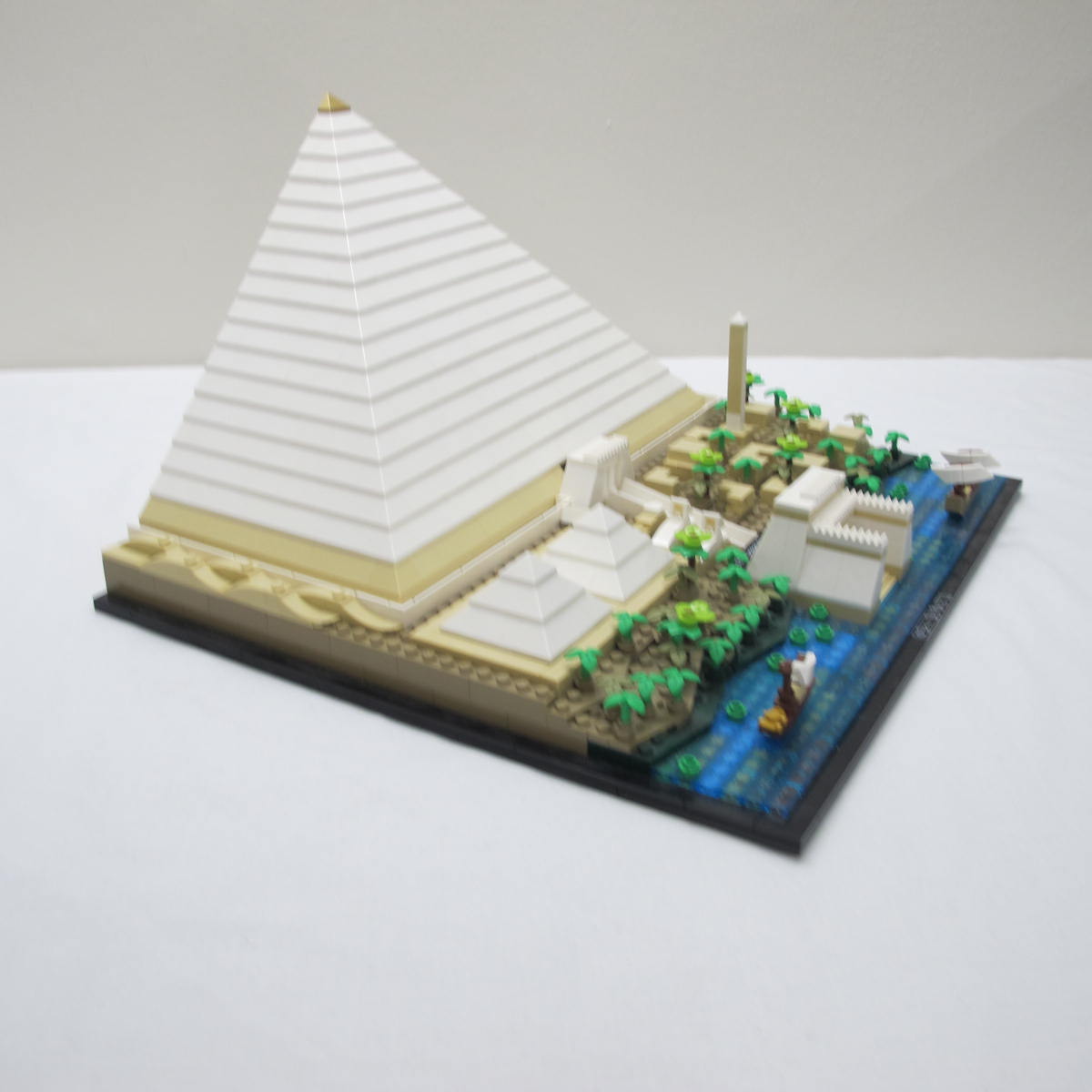 The Great Pyramid of Giza. Complete without instructions and box