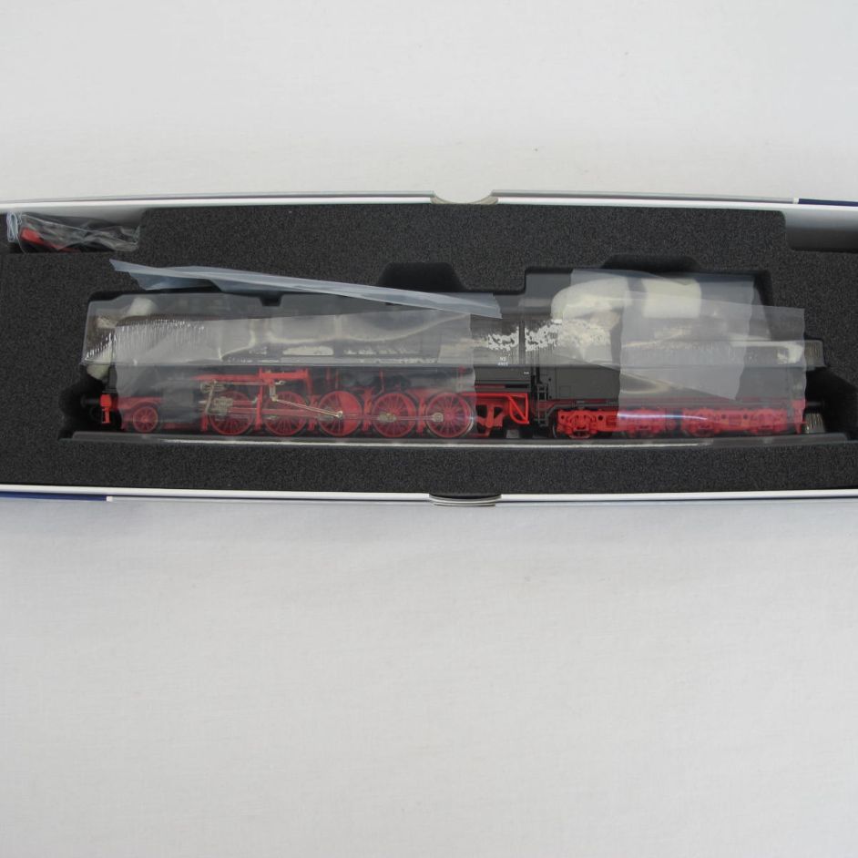 SBB CFF Re 460 electric locomotives in dummy mode