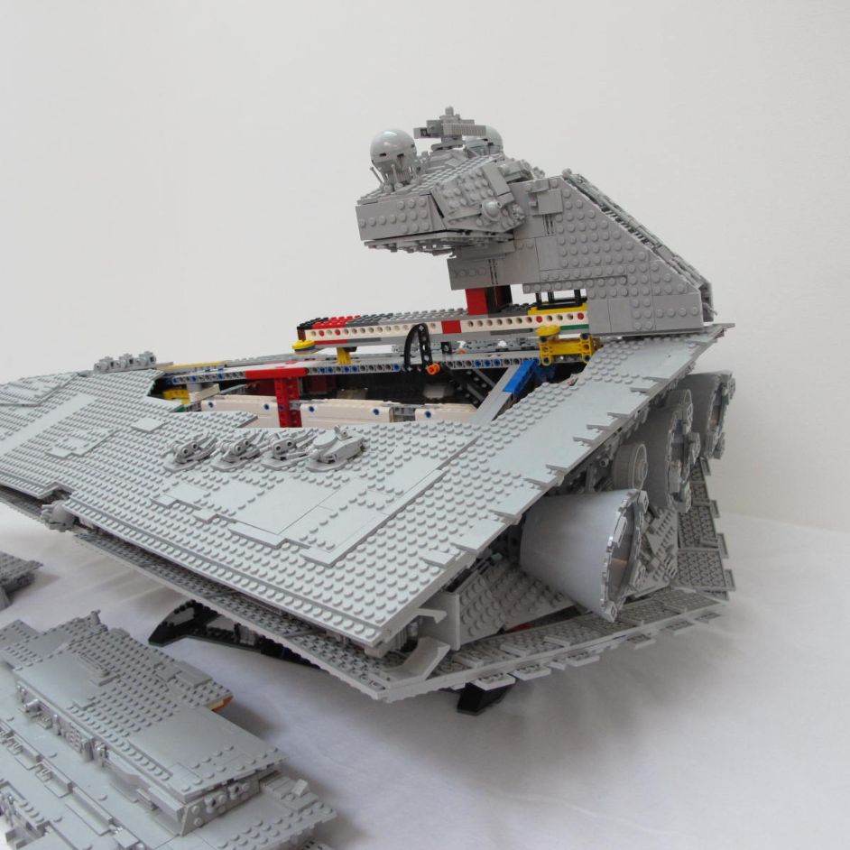 Imperial Star Destroyer - UCS. Complete with instructions, no box