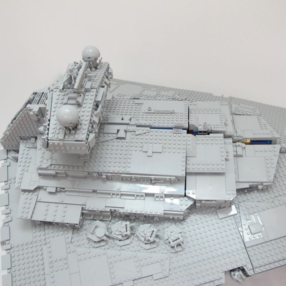 Imperial Star Destroyer - UCS. Complete with instructions, no box