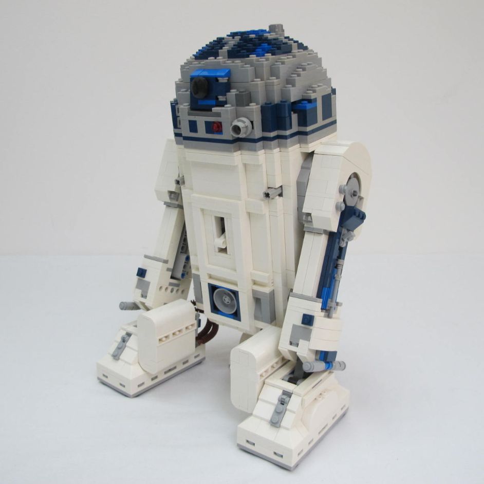 R2-D2 - UCS. Complete with instructions and box