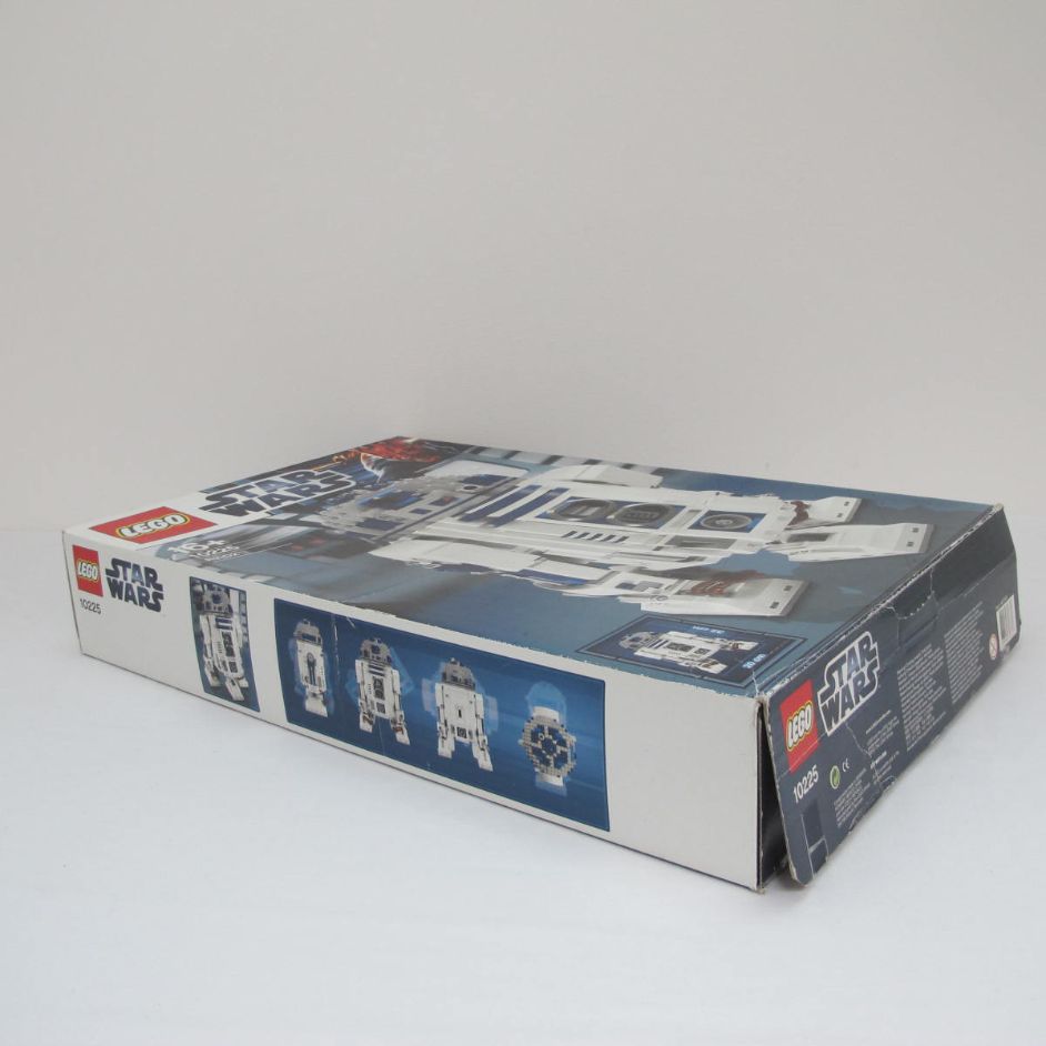 R2-D2 - UCS. Complete with instructions and box