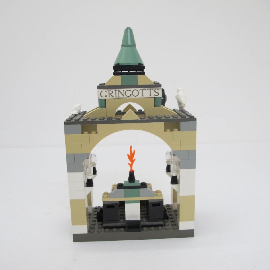 Gringott's Bank. Incomplete with instructions, no box