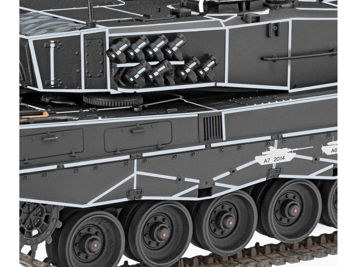 Model Set Leopard 2A4 - Special Decoration 40th Anniversay