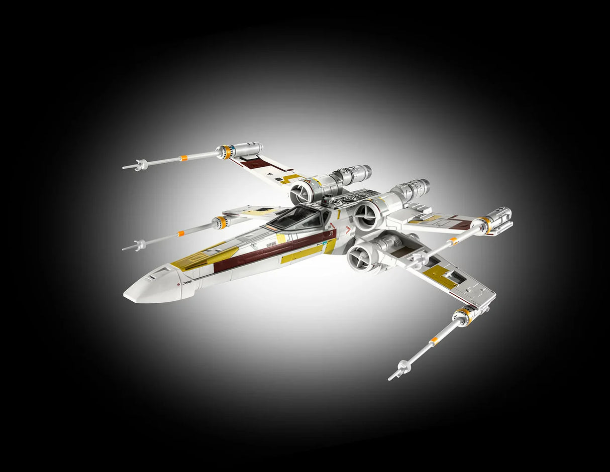 Carson Teva's X-Wing Fighter: The Mandalorian