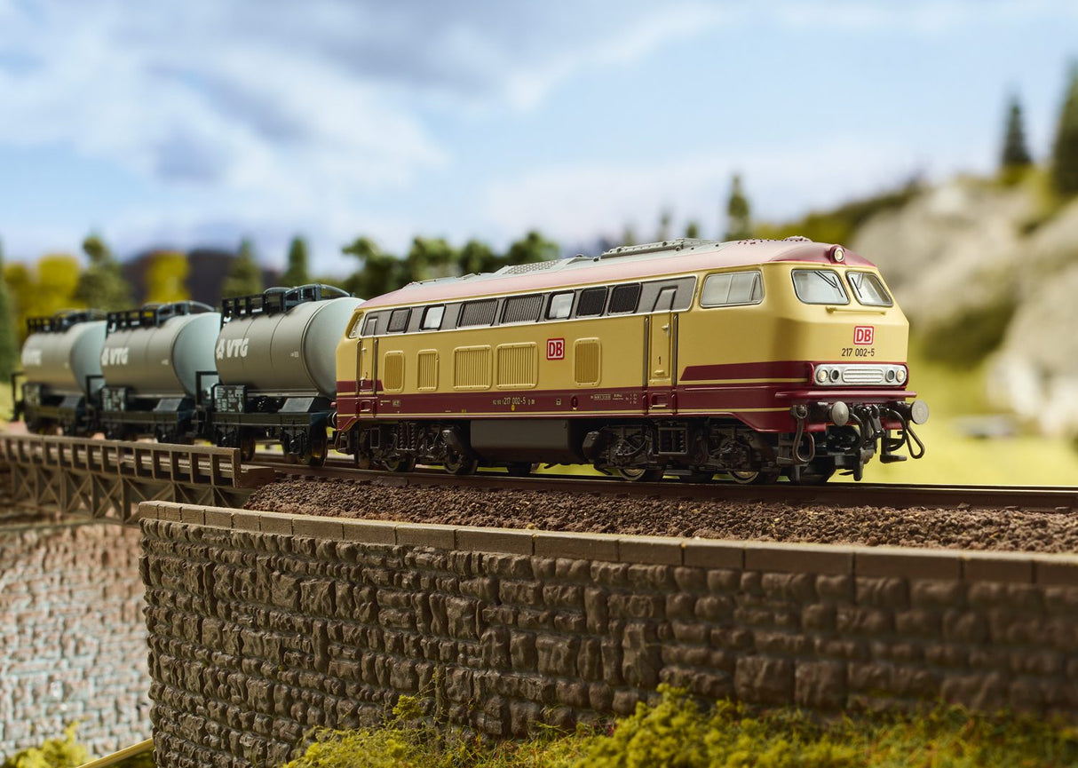 "Freight Train" Digital Starter Set with a Class 217