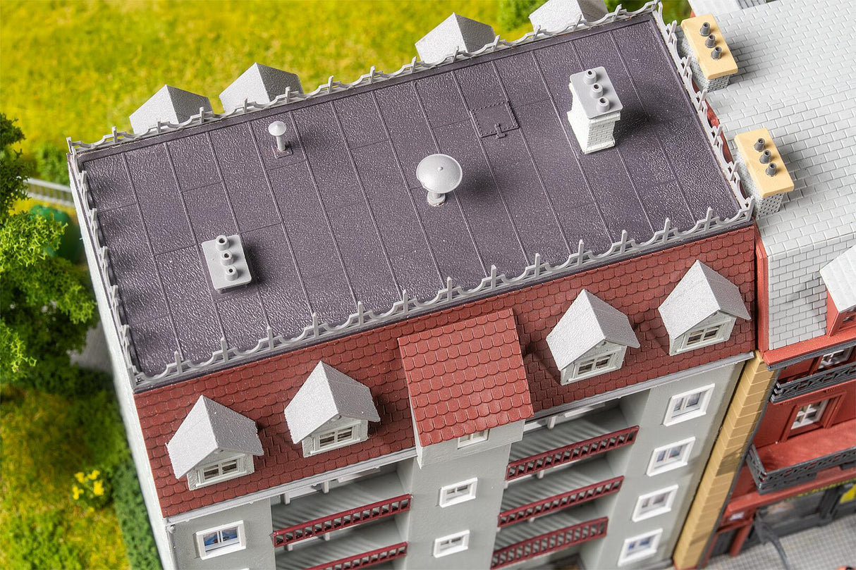 24 garden chairs and 6 tables