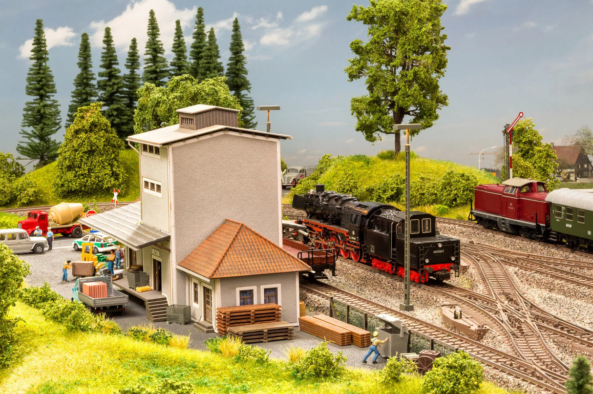 Laser-Cut Decoration Set "Right and Left of the Tracks"