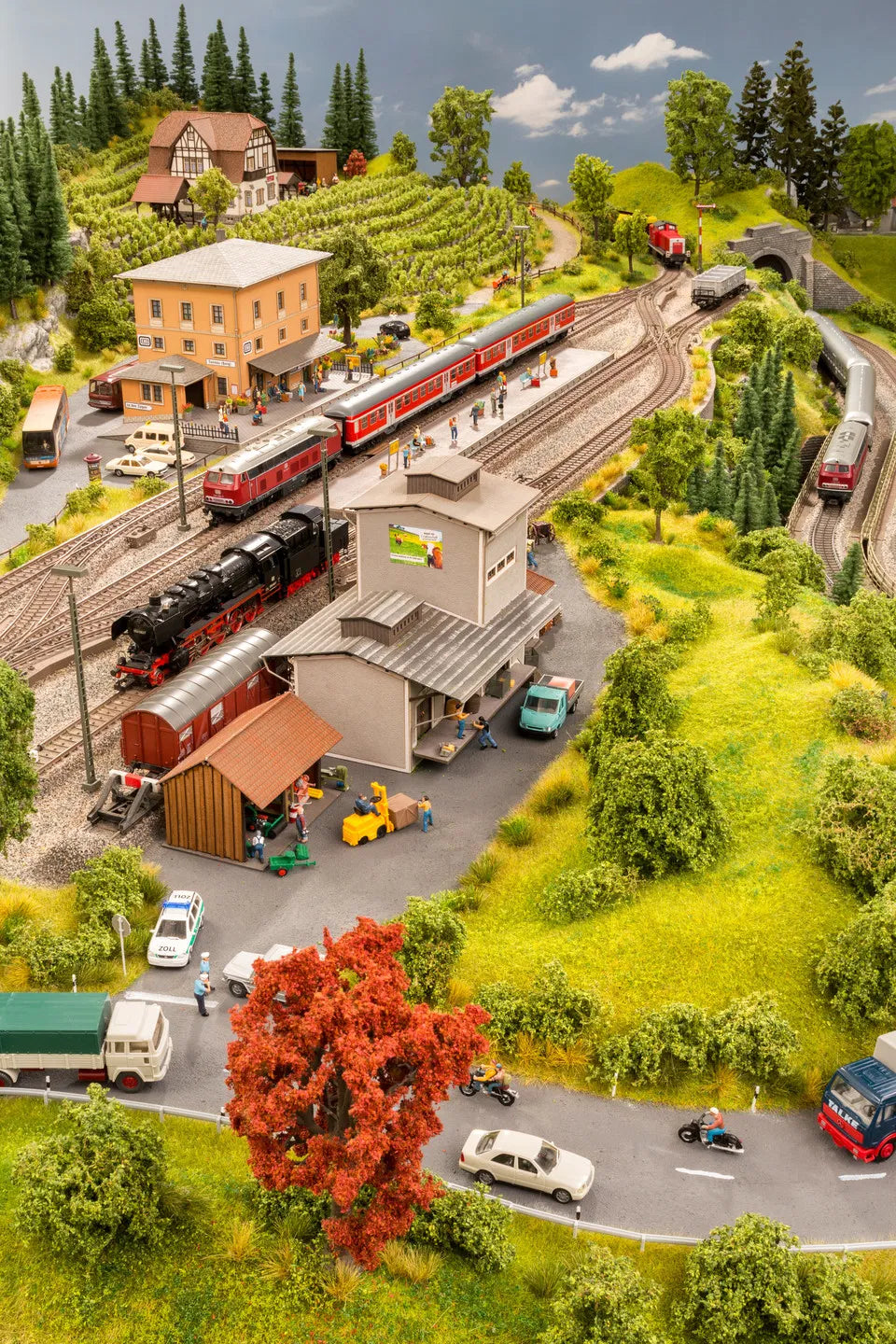 Laser-Cut Decoration Set "Right and Left of the Tracks"