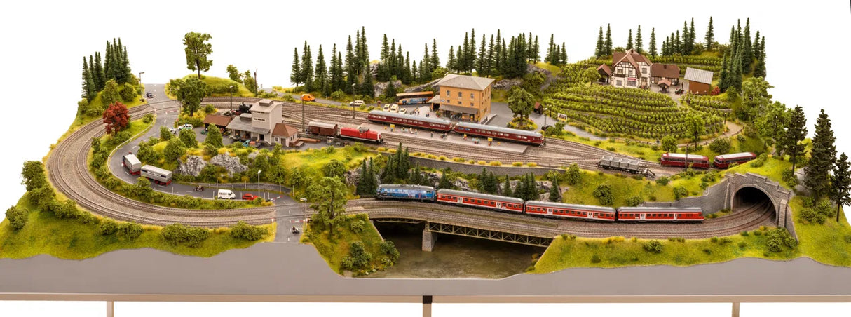 Laser-Cut Decoration Set "Right and Left of the Tracks"
