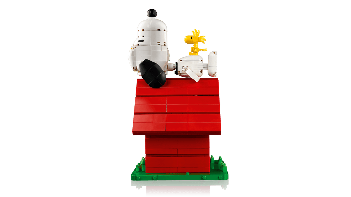 Peanuts: Snoopy’s Doghouse