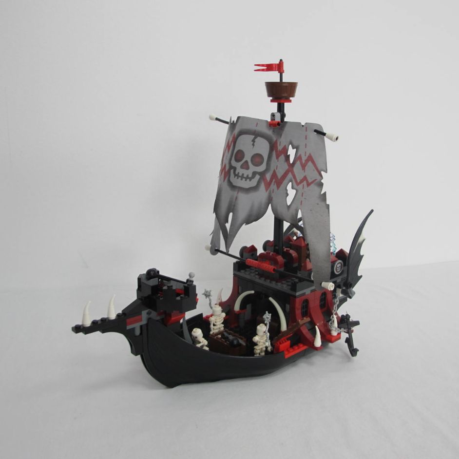 Skeleton Ship Attack. Complete no - JBF Toys and Trains