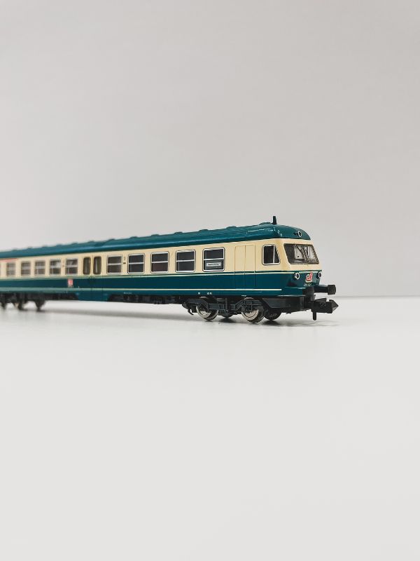 Model train DB green